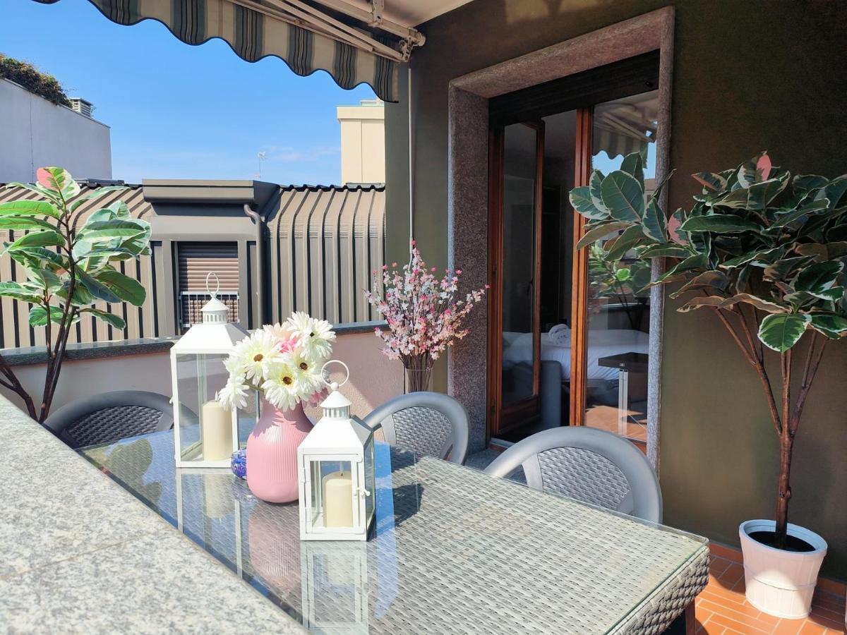 Exclusive And Unobtainable Big Terrace In Downtown With Ac, Wifi, Subway M1 And M2 In Shopping Area Appartamento Milano